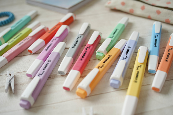 SWING COOL HIGHLIGHTERS, STATIONERY